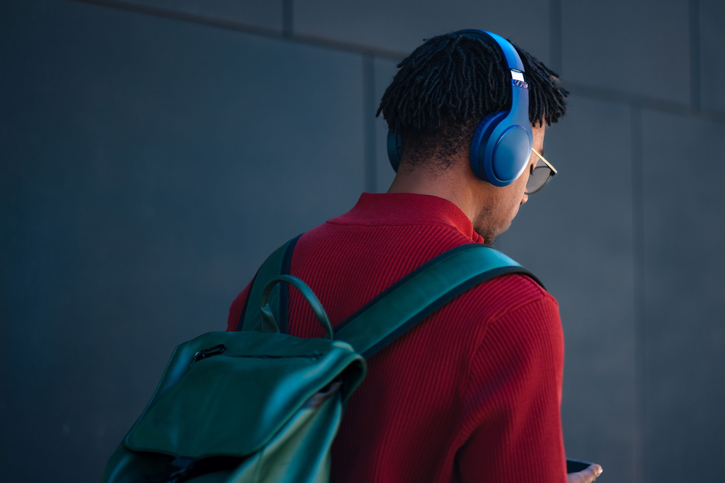 <i>MilosStankovic/E+/Getty Images via CNN Newsource</i><br/>Using headphones all the time can prevent people from appreciating their surroundings.